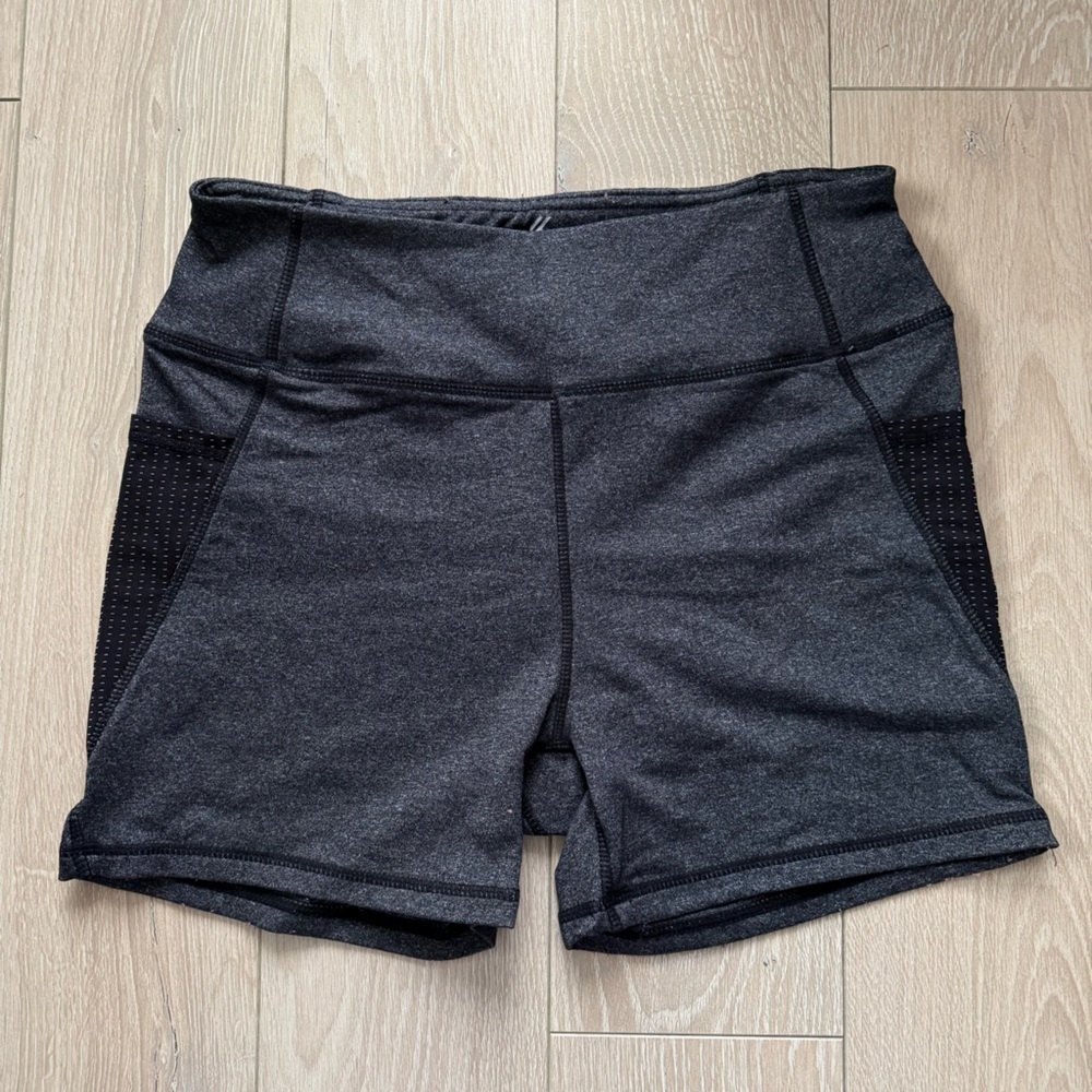 Kyodan Dark Gray Biker Shorts Women’s Size Small